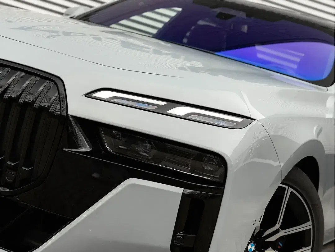 BMW i7 - Thumbnail 9
