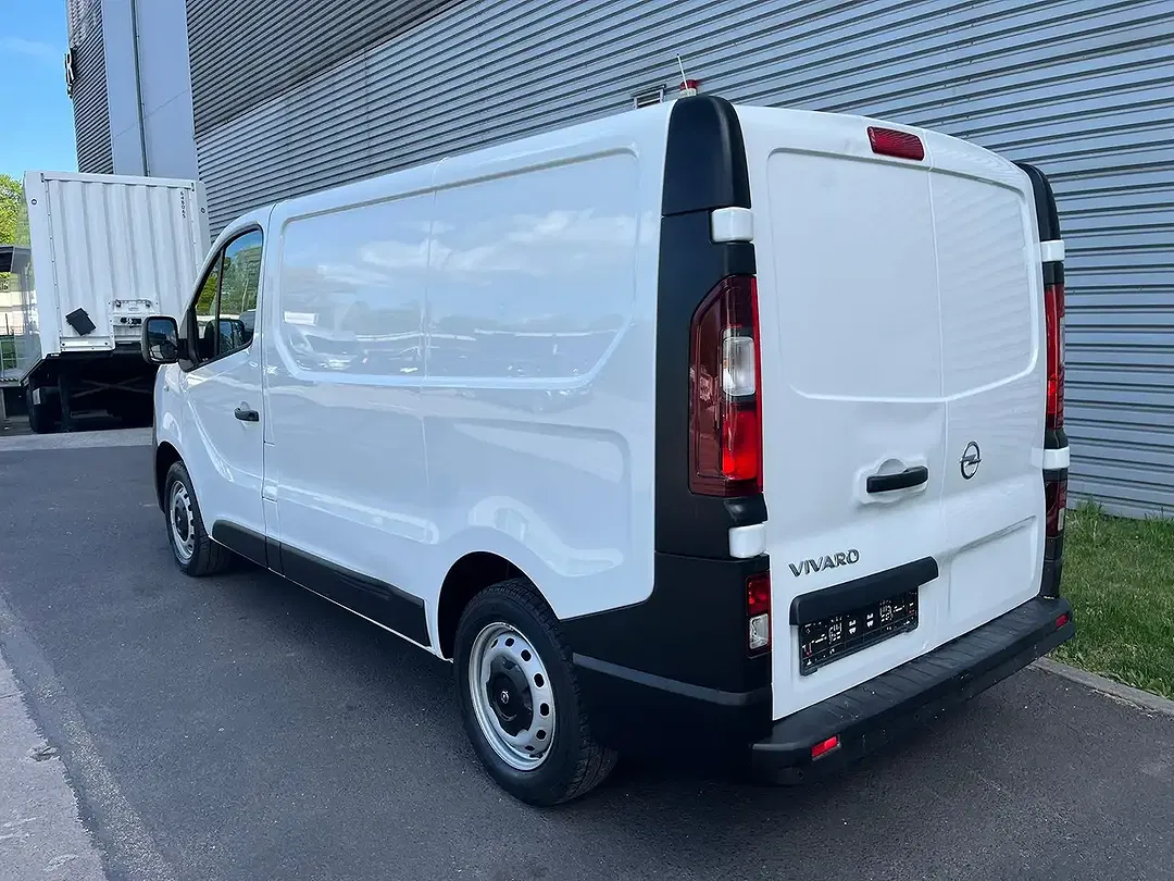 Opel Vivaro - Thumbnail 10
