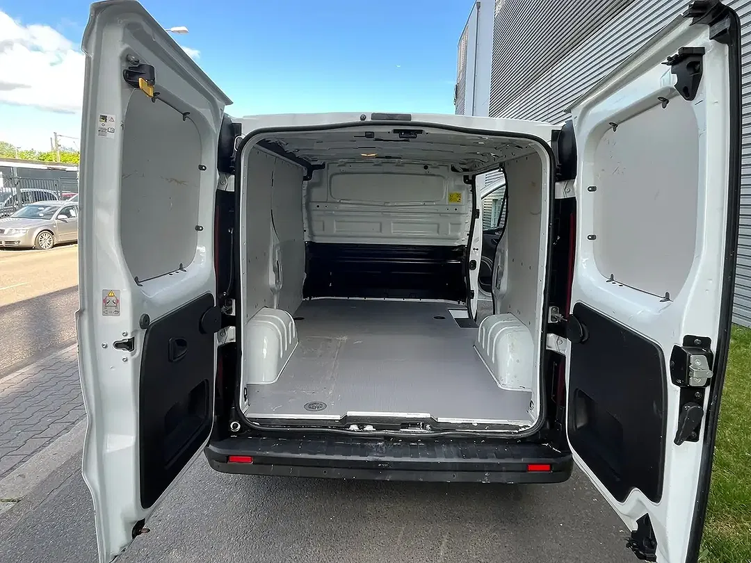 Opel Vivaro - Thumbnail 16