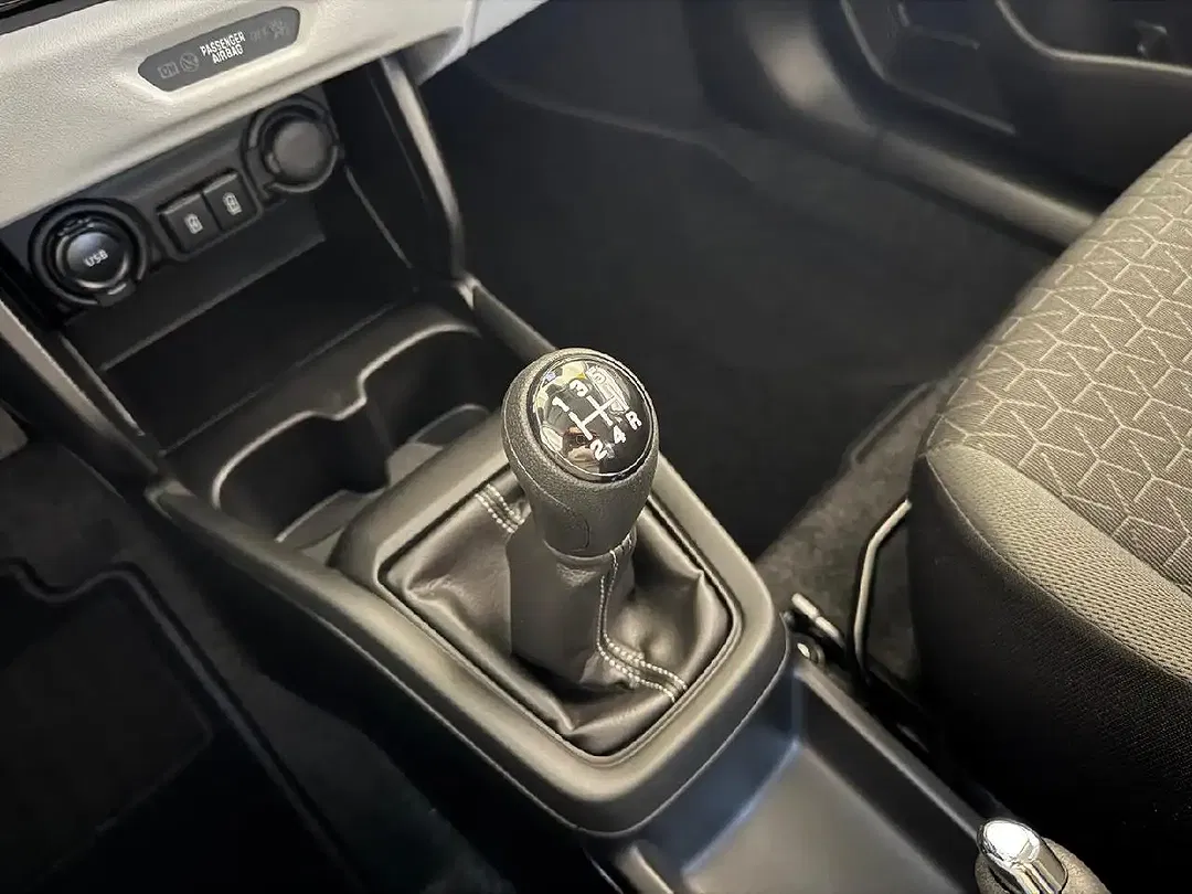 Suzuki Swift - Thumbnail 10