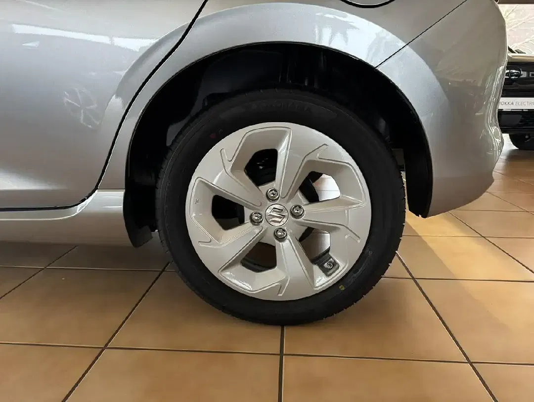 Suzuki Swift - Thumbnail 3