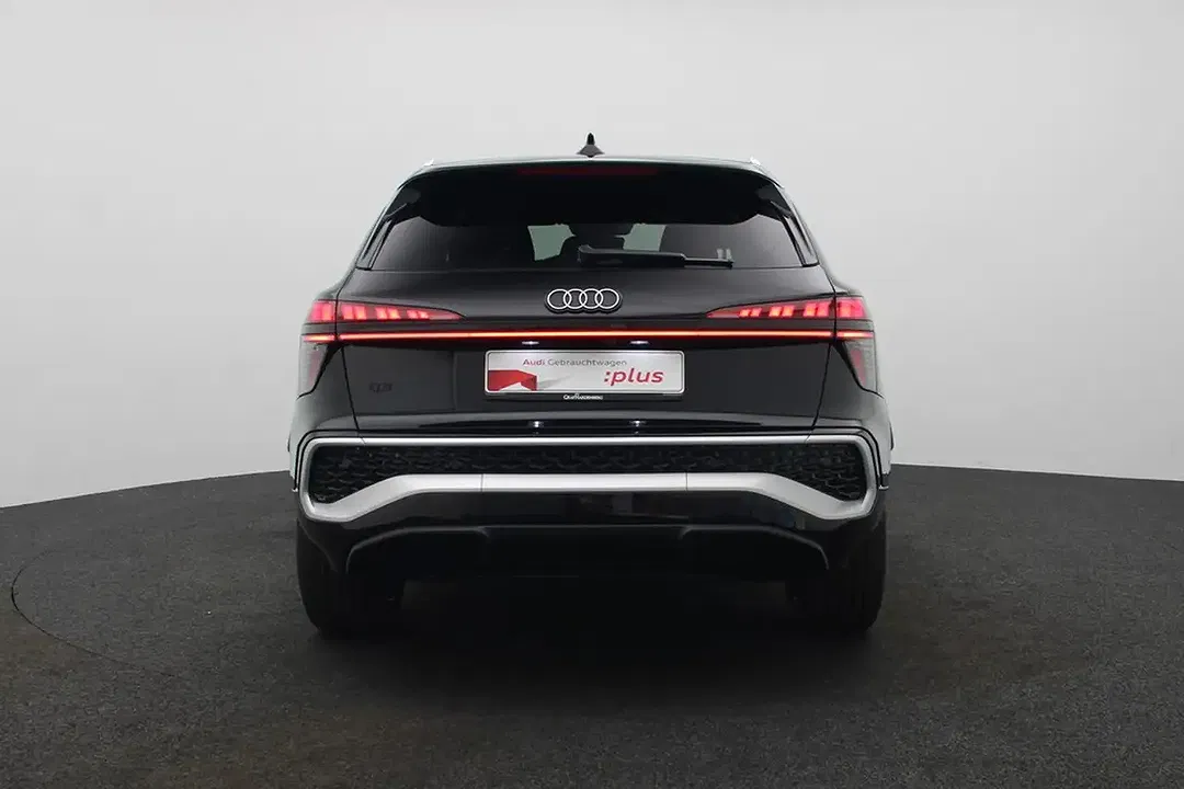 Audi Q3 - Thumbnail 4