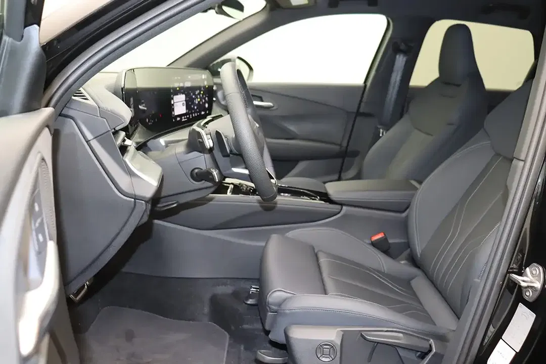 Audi Q3 - Thumbnail 9