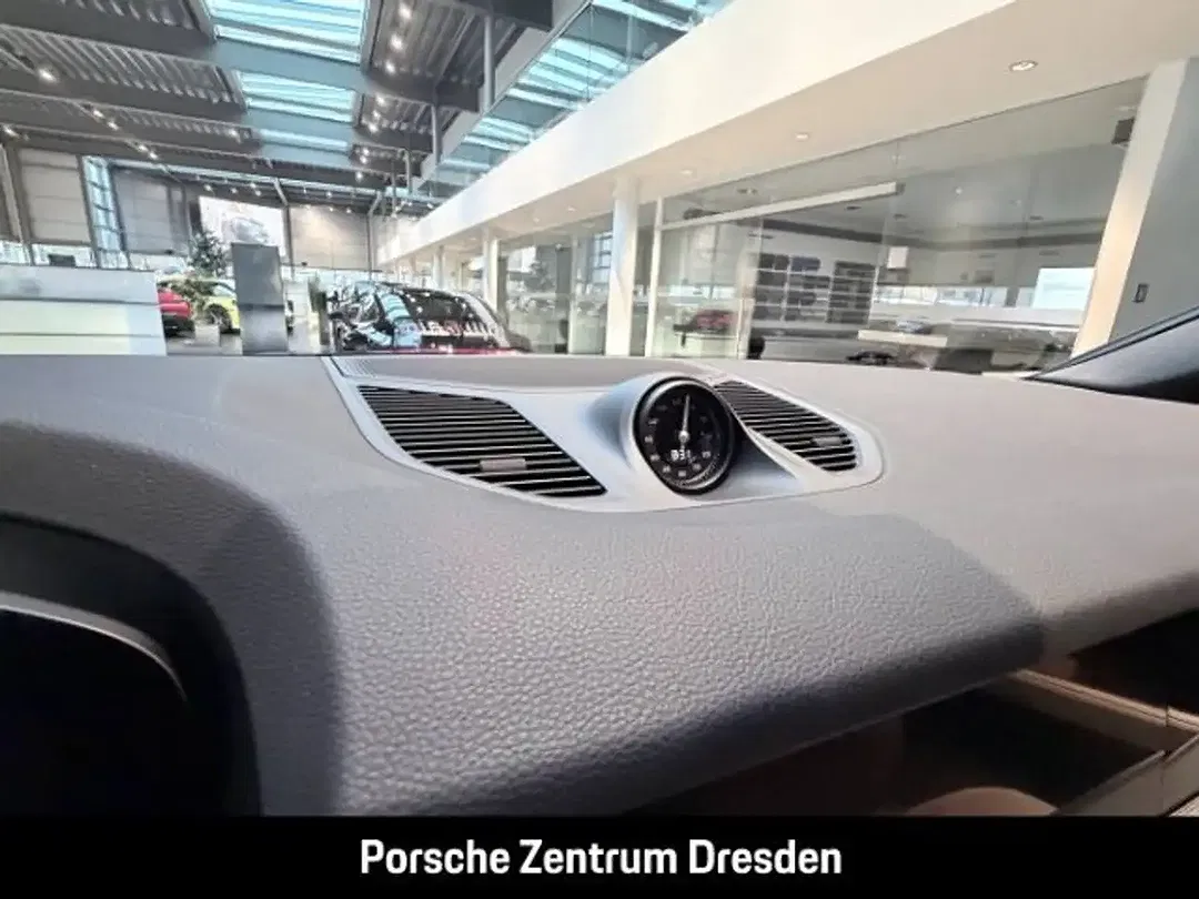 Porsche Cayenne - Thumbnail 13