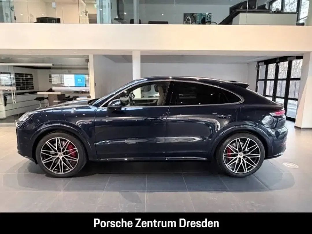 Porsche Cayenne - Thumbnail 2