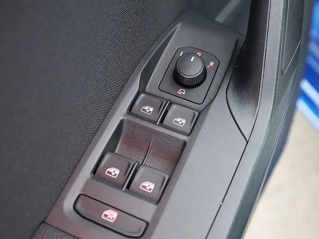 SEAT Ibiza - Thumbnail 24