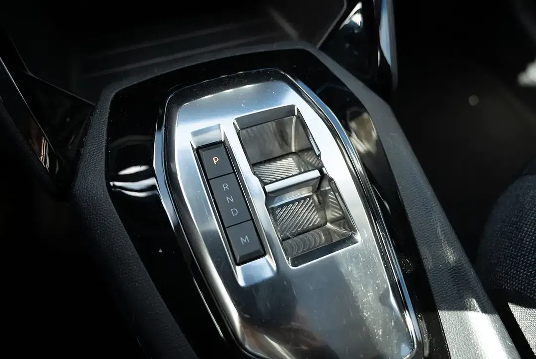 Peugeot 208 - Thumbnail 10