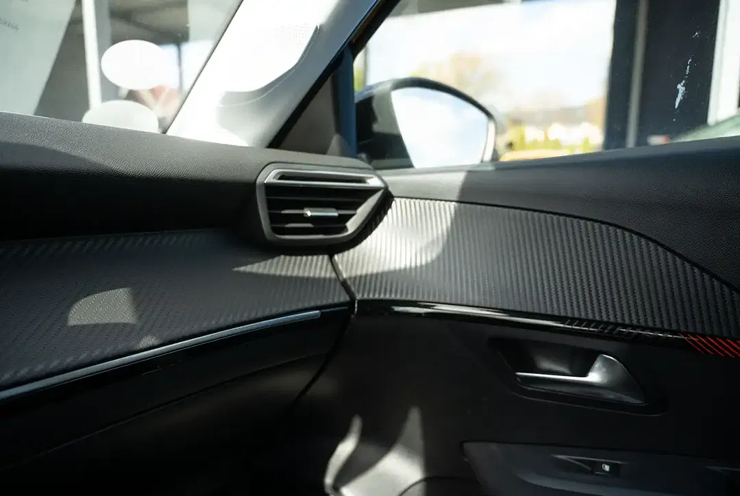 Peugeot 208 - Thumbnail 11