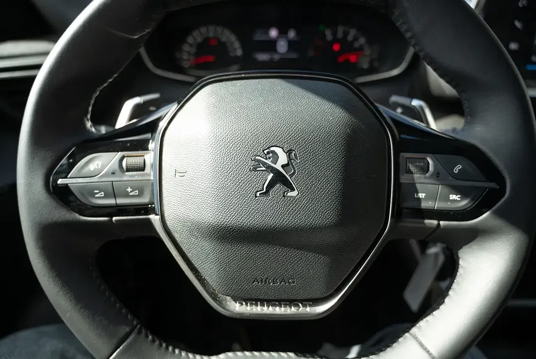 Peugeot 208 - Thumbnail 13