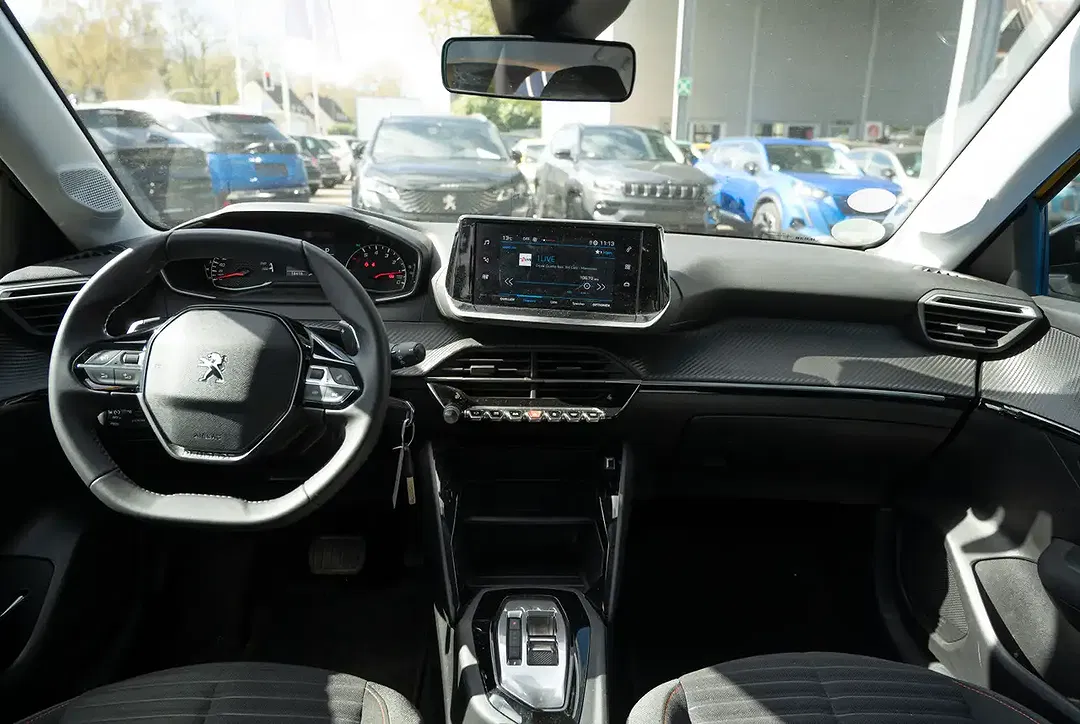 Peugeot 208 - Thumbnail 5