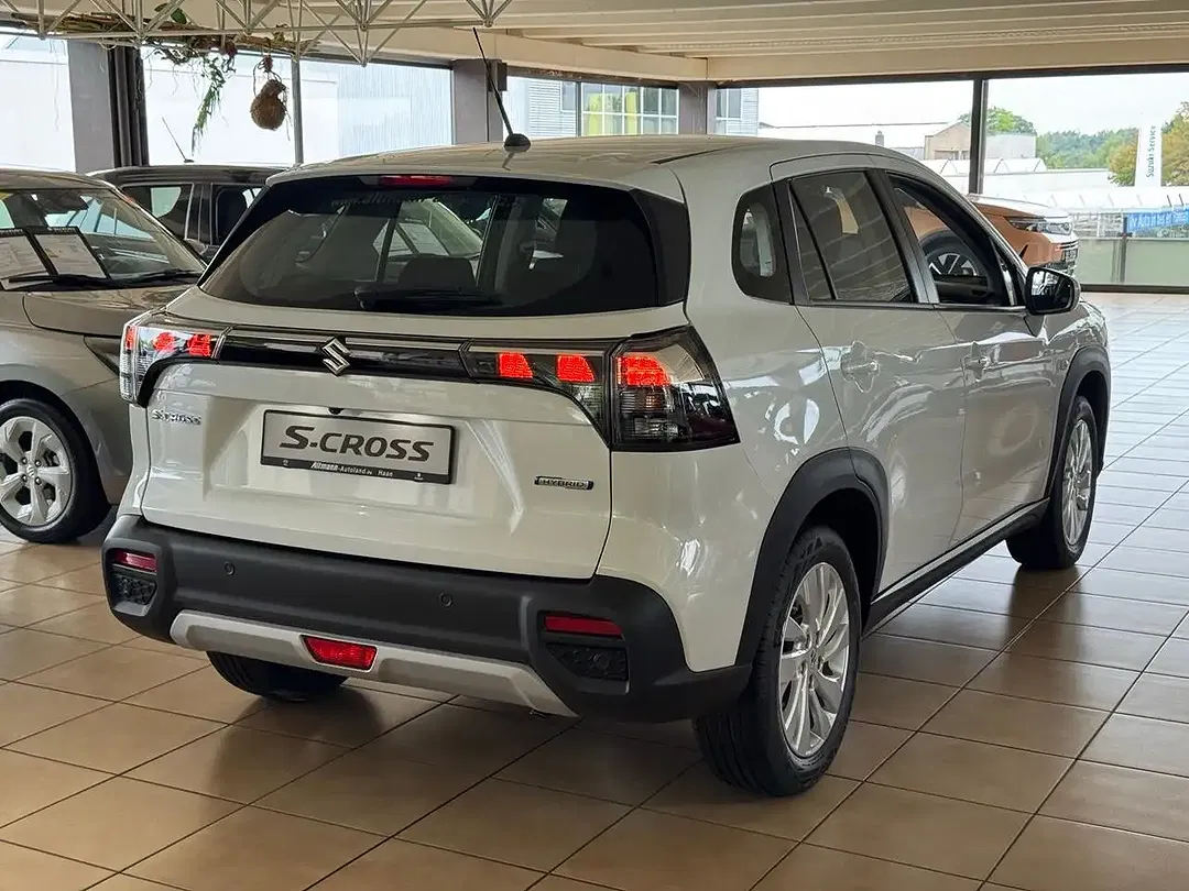 Suzuki S-Cross - Thumbnail 3
