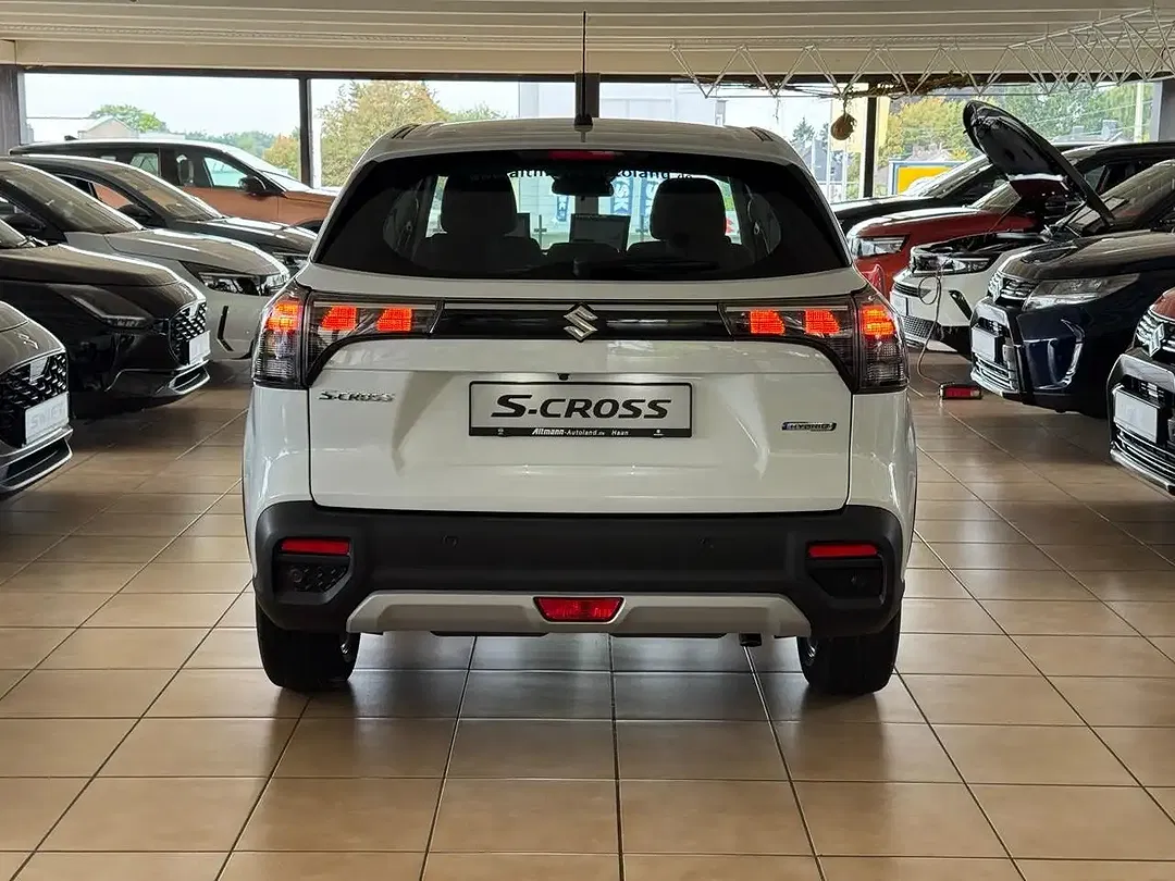 Suzuki S-Cross - Thumbnail 4