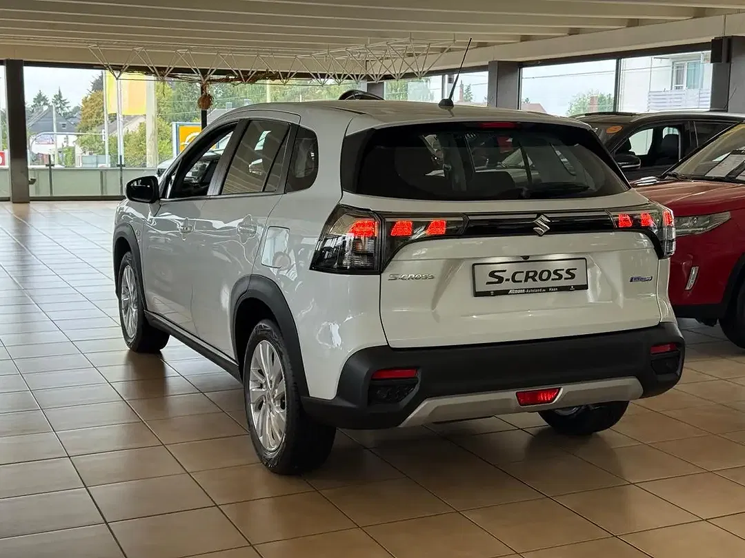 Suzuki S-Cross - Thumbnail 5