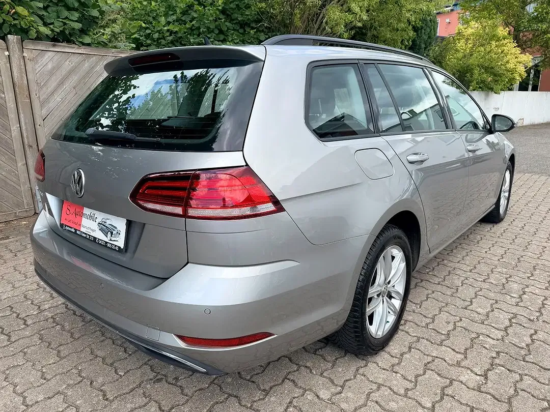 Volkswagen Golf - Thumbnail 4