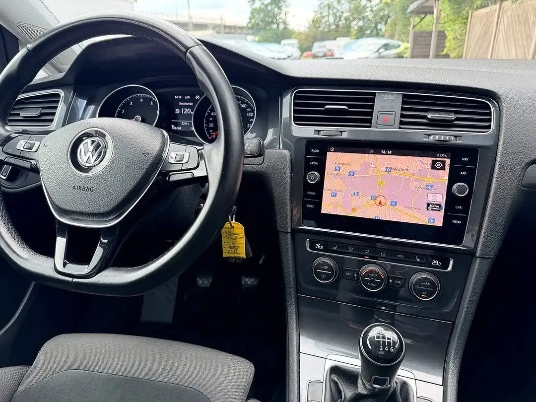 Volkswagen Golf - Thumbnail 6