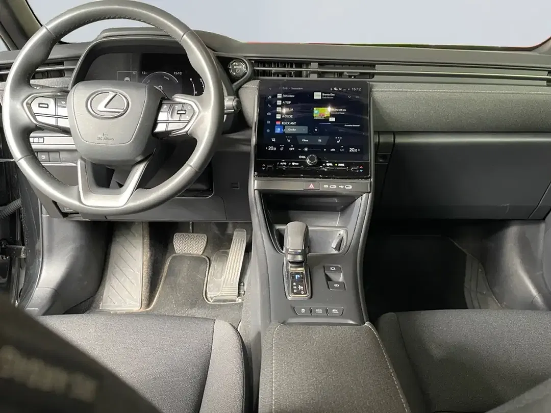 Lexus LBX - Thumbnail 12