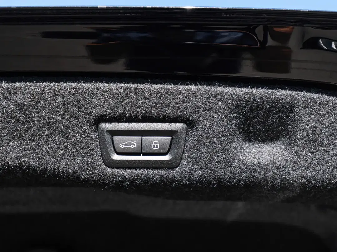 BMW M5 - Thumbnail 12
