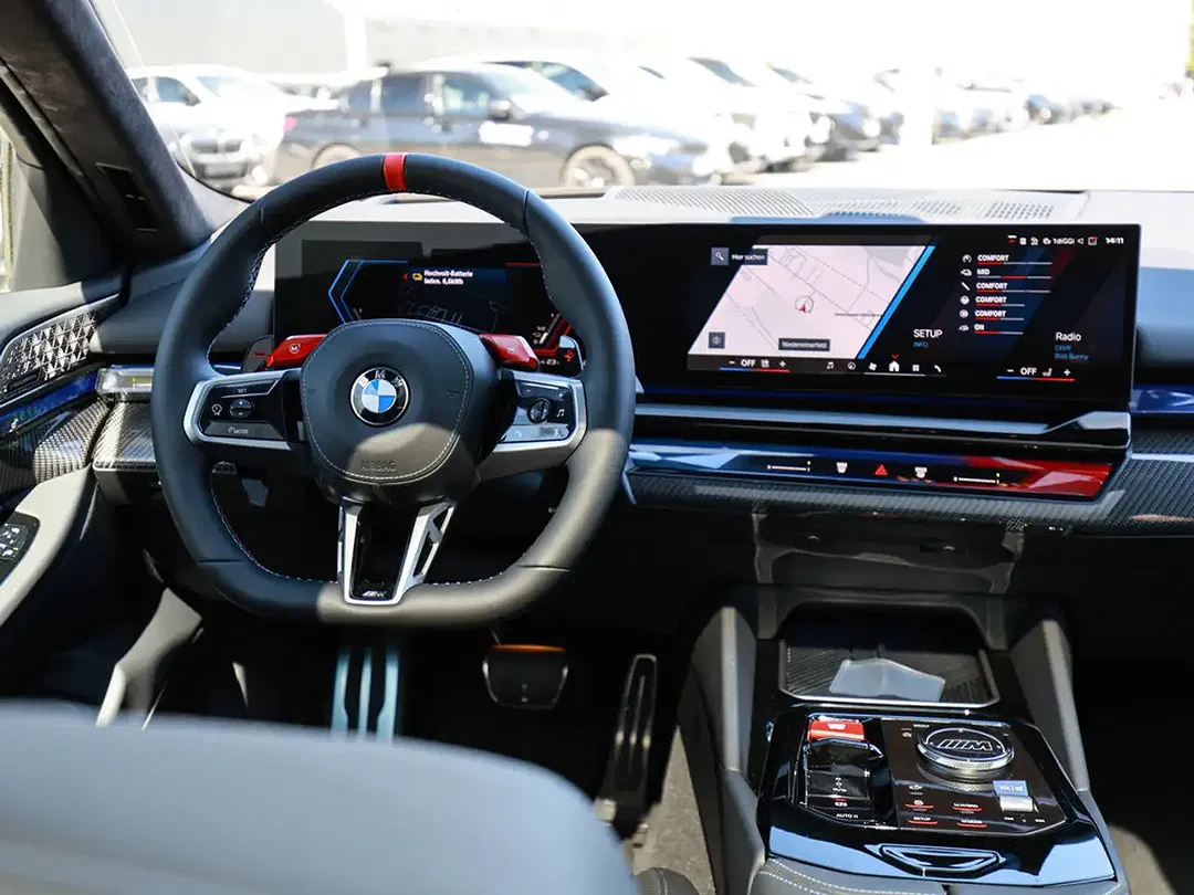BMW M5 - Thumbnail 13