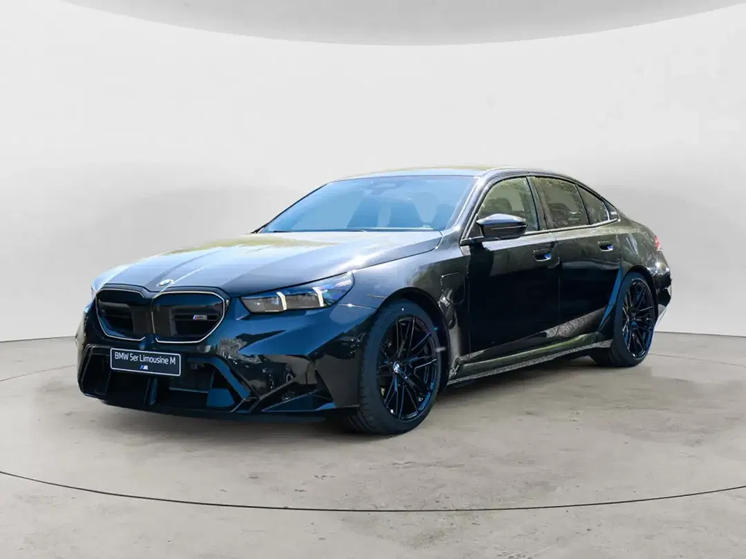 BMW M5 - Thumbnail 2