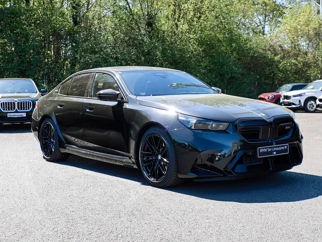 BMW M5 - Thumbnail 4