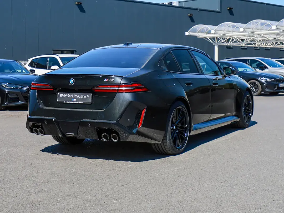 BMW M5 - Thumbnail 5