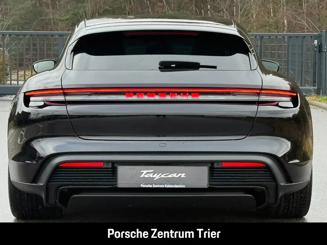 Porsche Taycan - Thumbnail 10