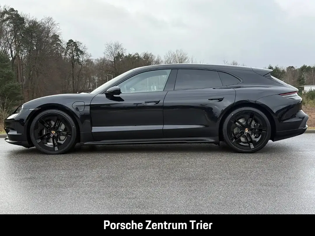 Porsche Taycan - Thumbnail 2