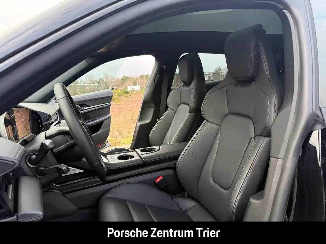 Porsche Taycan - Thumbnail 5