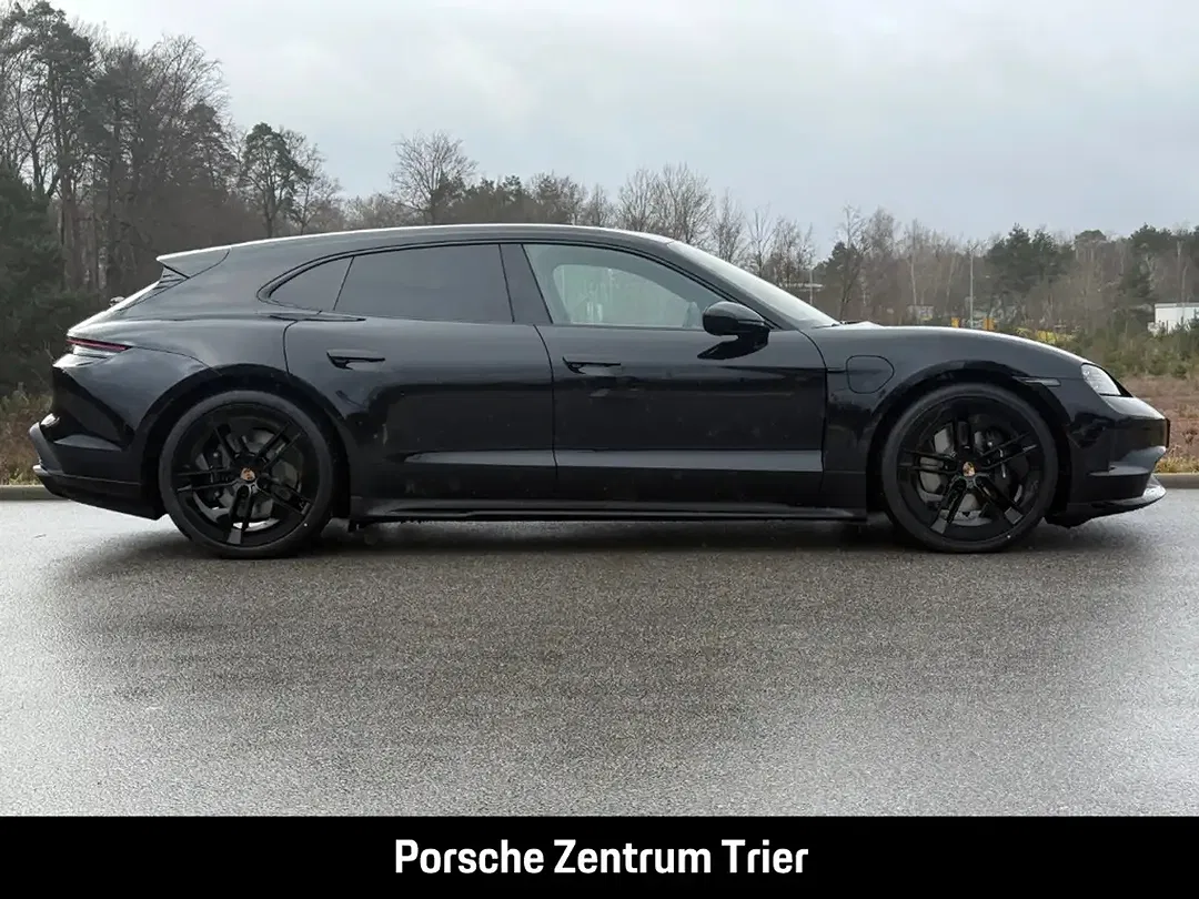 Porsche Taycan - Thumbnail 7