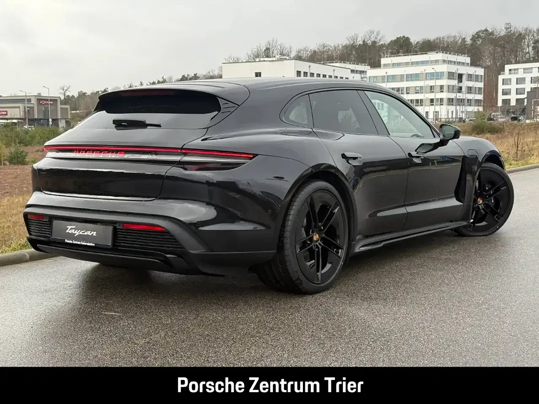 Porsche Taycan - Thumbnail 8