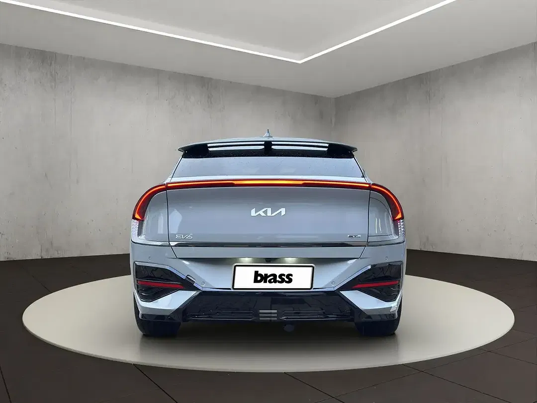 Kia EV6 - Thumbnail 4