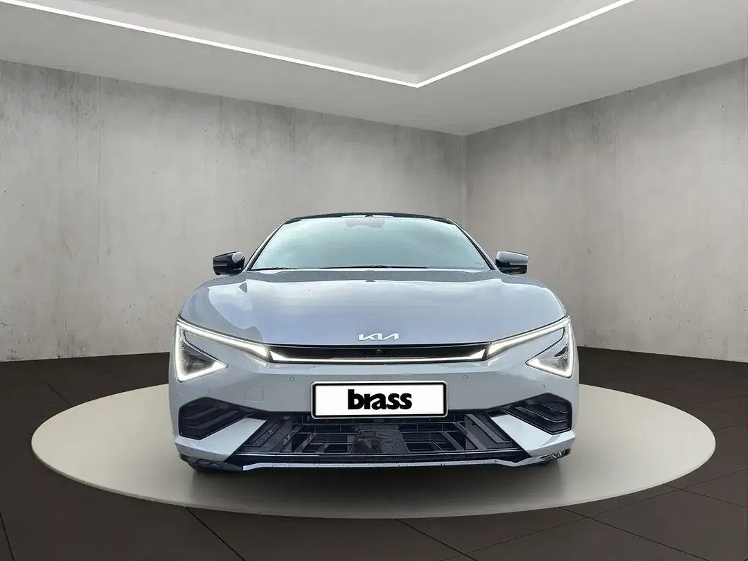 Kia EV6 - Thumbnail 8