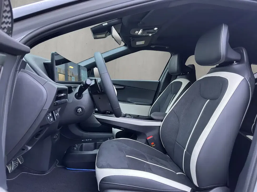 Kia EV6 - Thumbnail 9