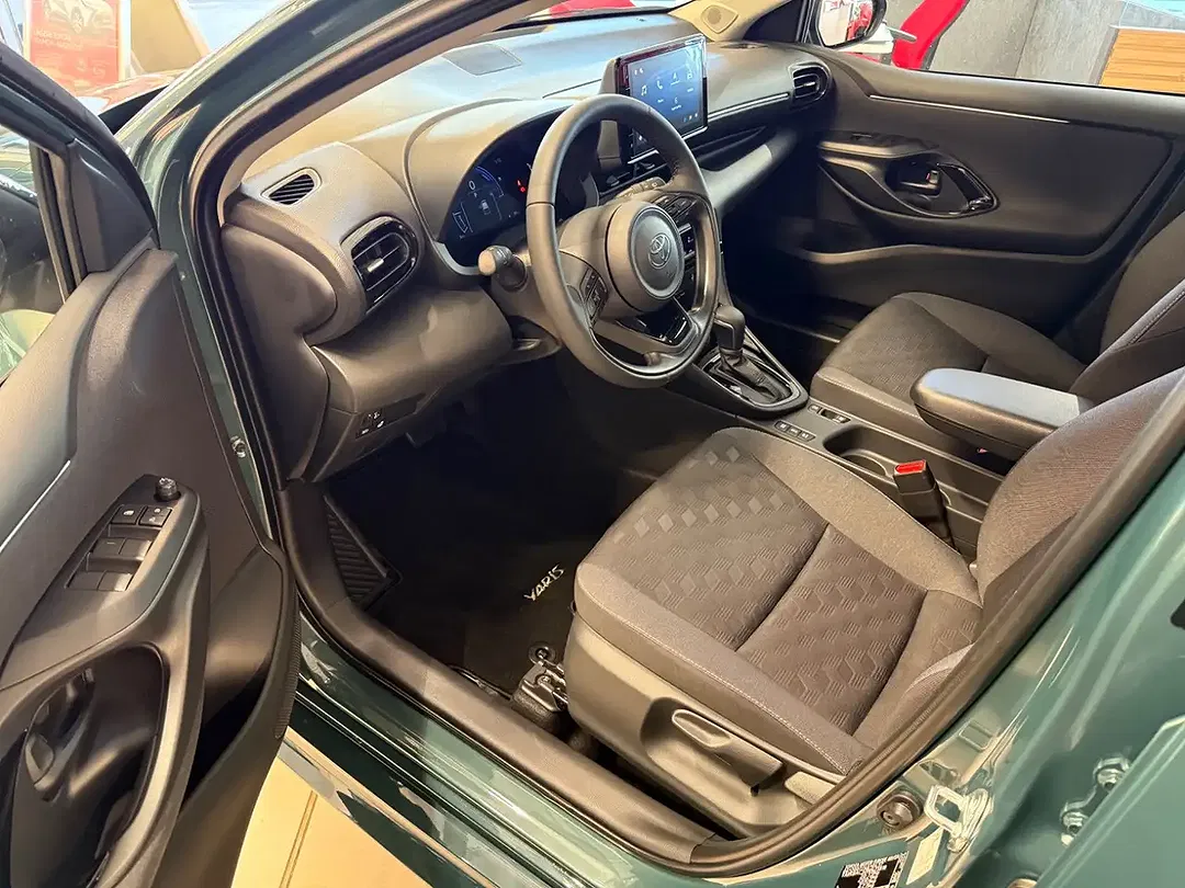 Toyota Yaris - Thumbnail 5