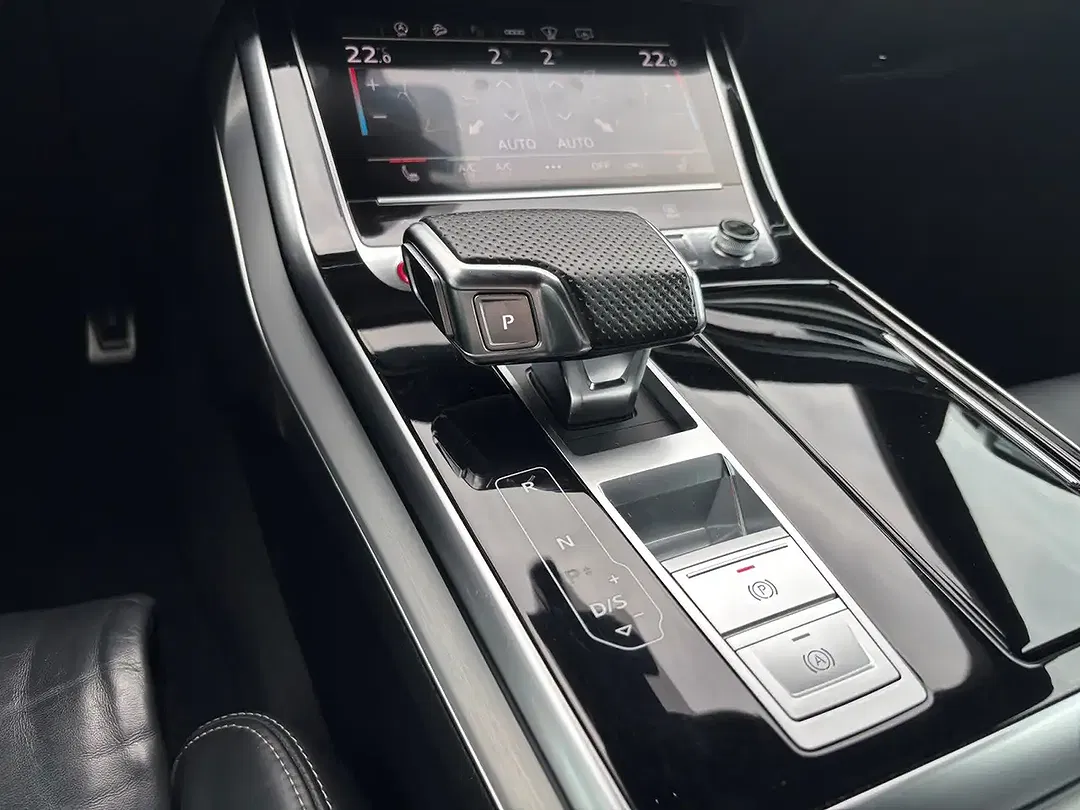 Audi SQ8 - Thumbnail 11