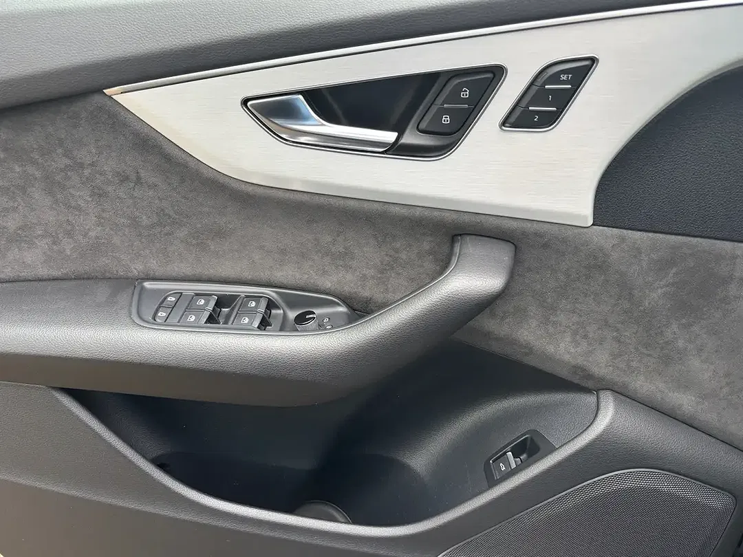 Audi SQ8 - Thumbnail 14