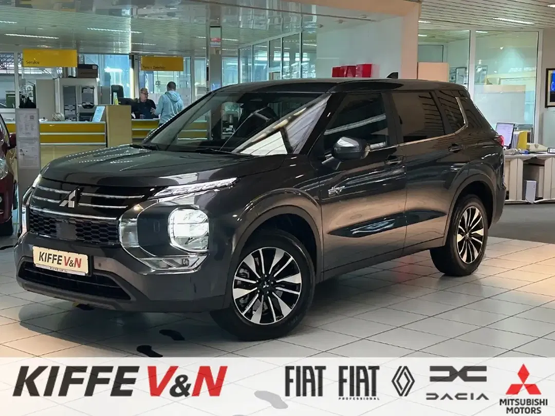 Mitsubishi Outlander - Thumbnail 1