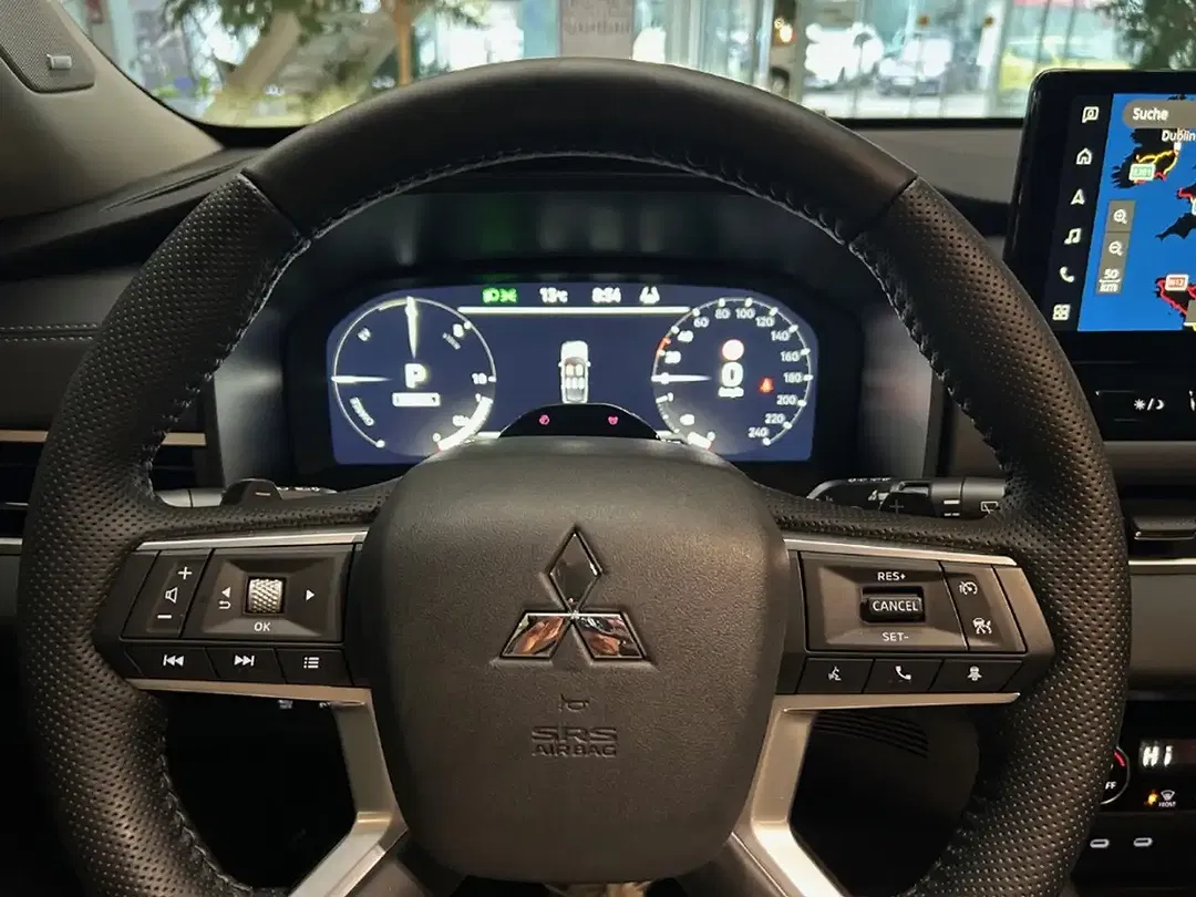Mitsubishi Outlander - Thumbnail 11