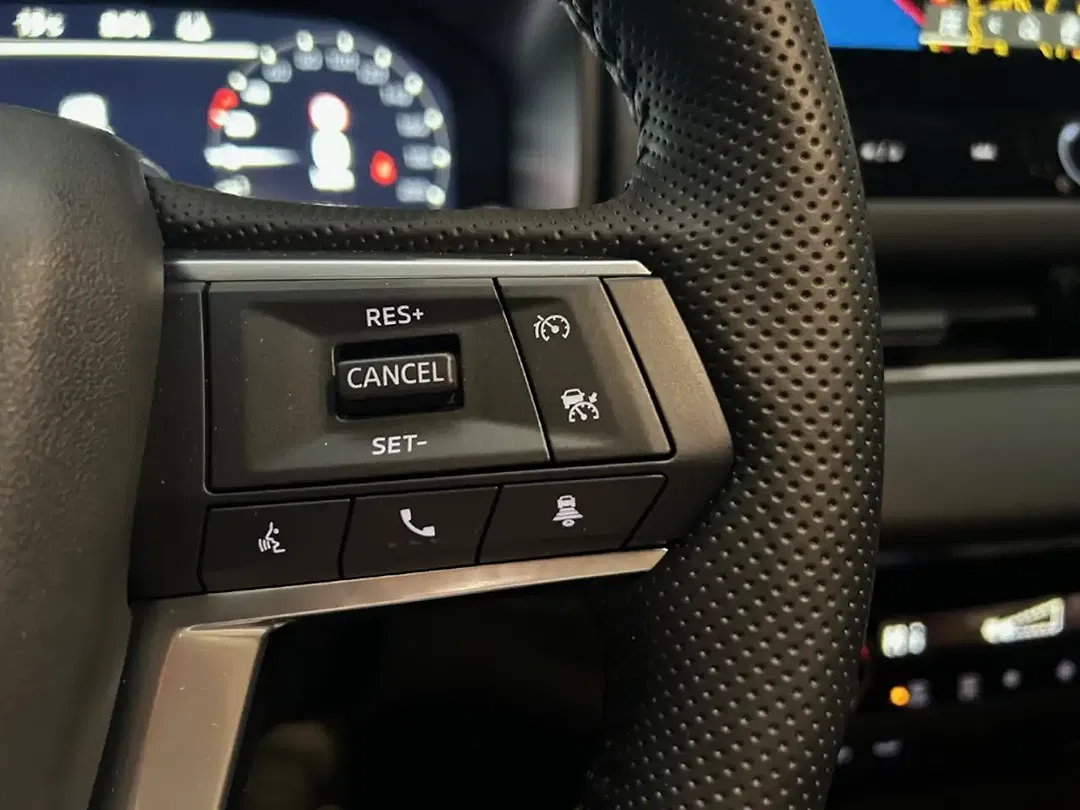 Mitsubishi Outlander - Thumbnail 12