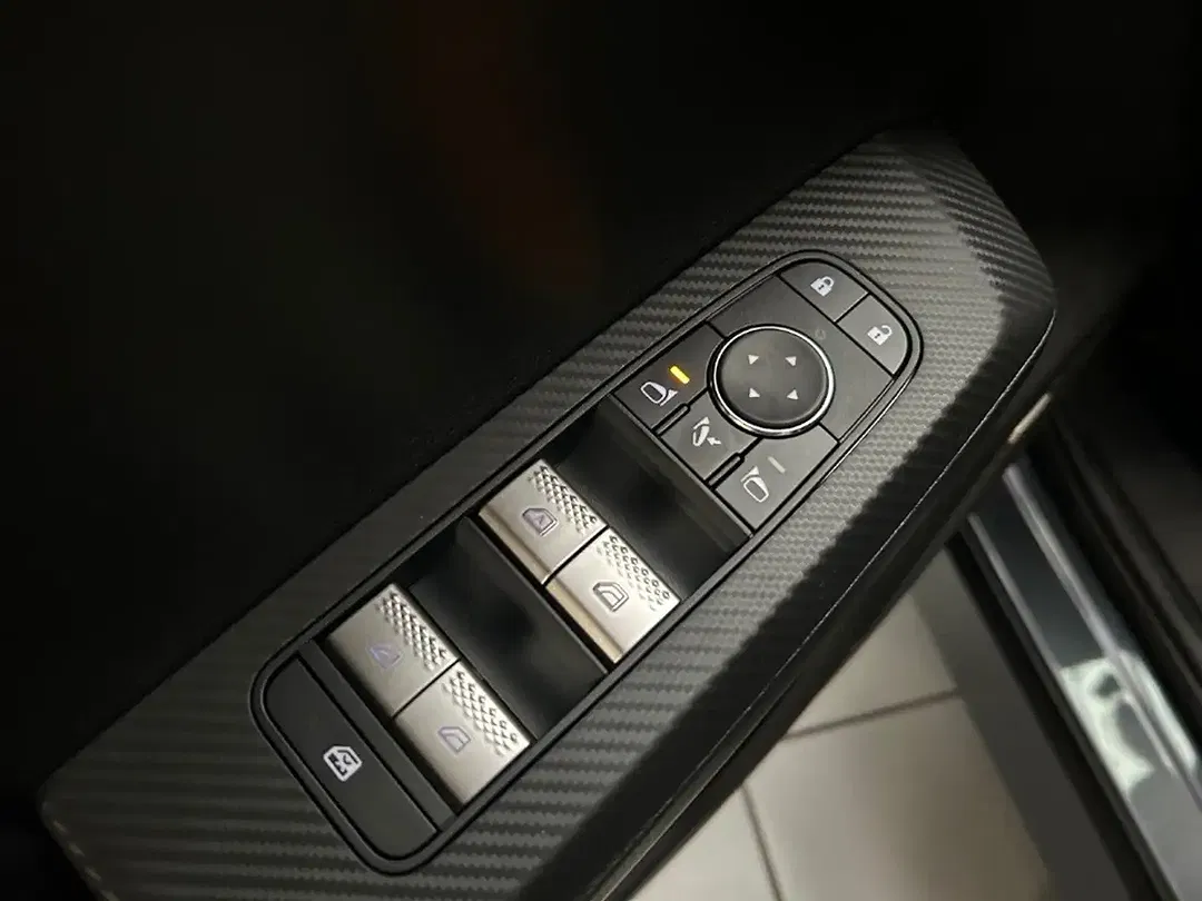 Mitsubishi Outlander - Thumbnail 9