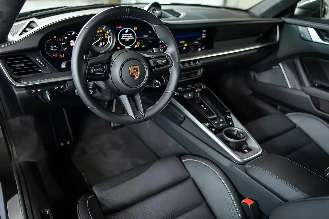 Porsche 992 - Thumbnail 13