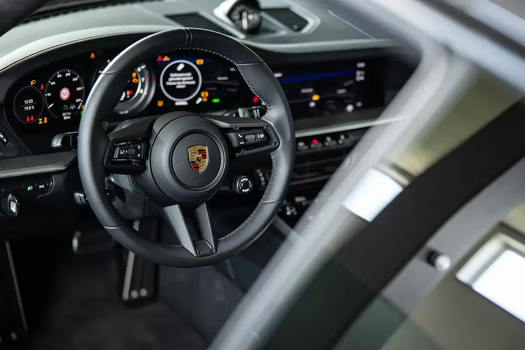 Porsche 992 - Thumbnail 14