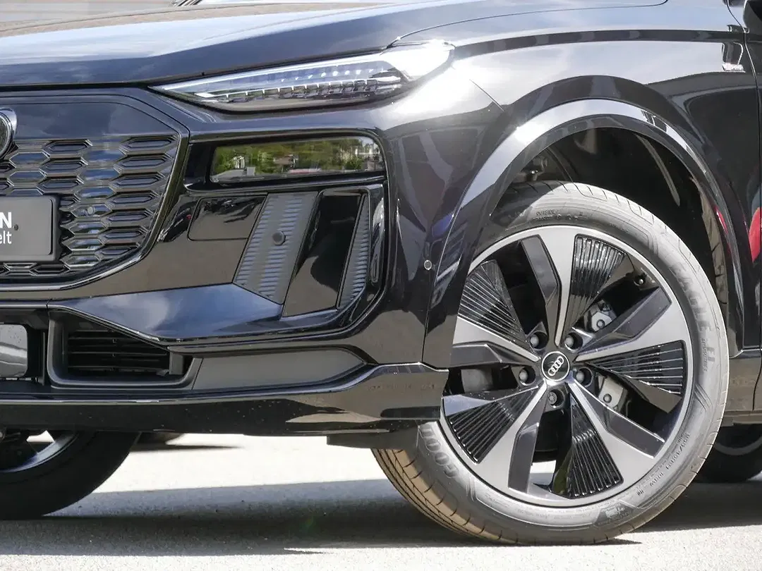Audi Q6 e-tron - Thumbnail 6