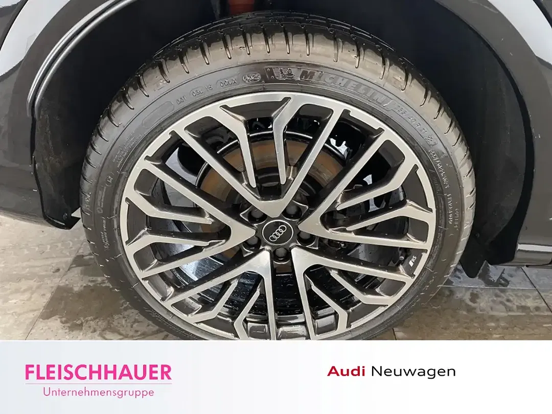 Audi SQ5 - Thumbnail 8