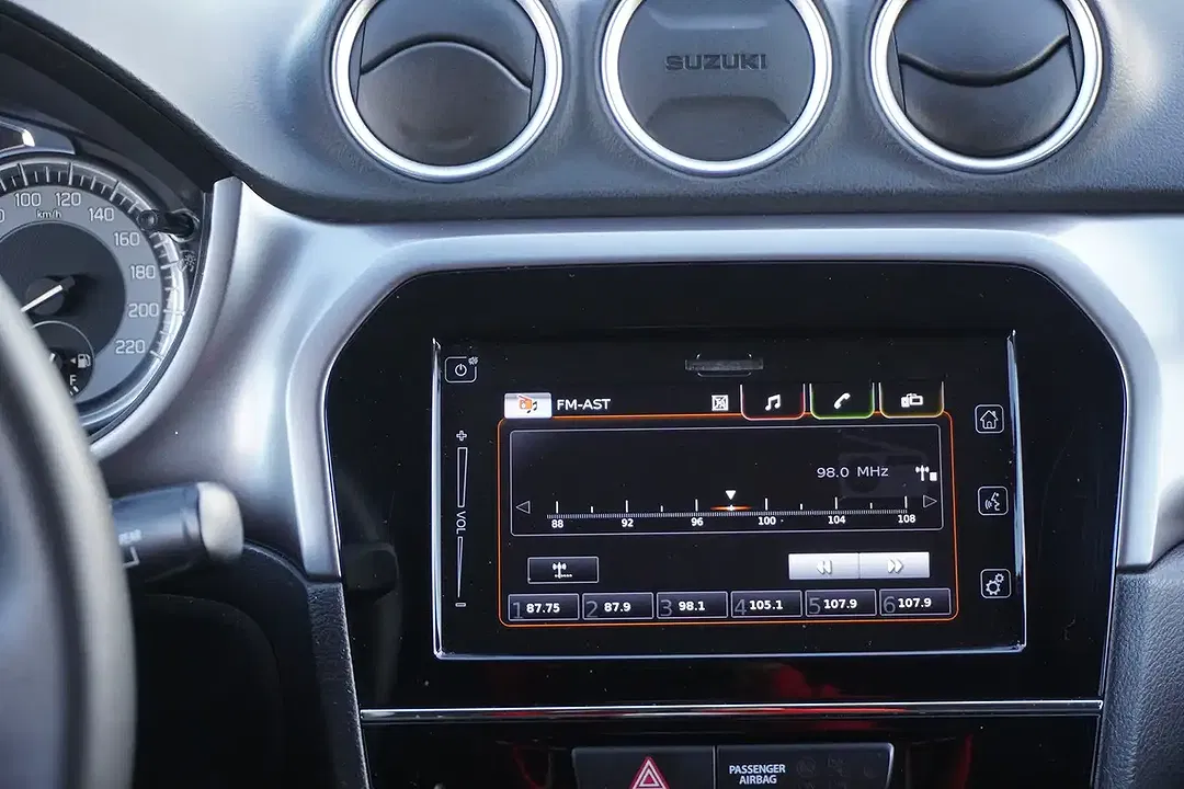 Suzuki Vitara - Thumbnail 15