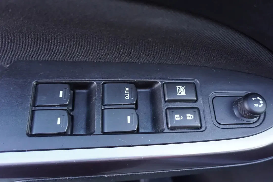 Suzuki Vitara - Thumbnail 9