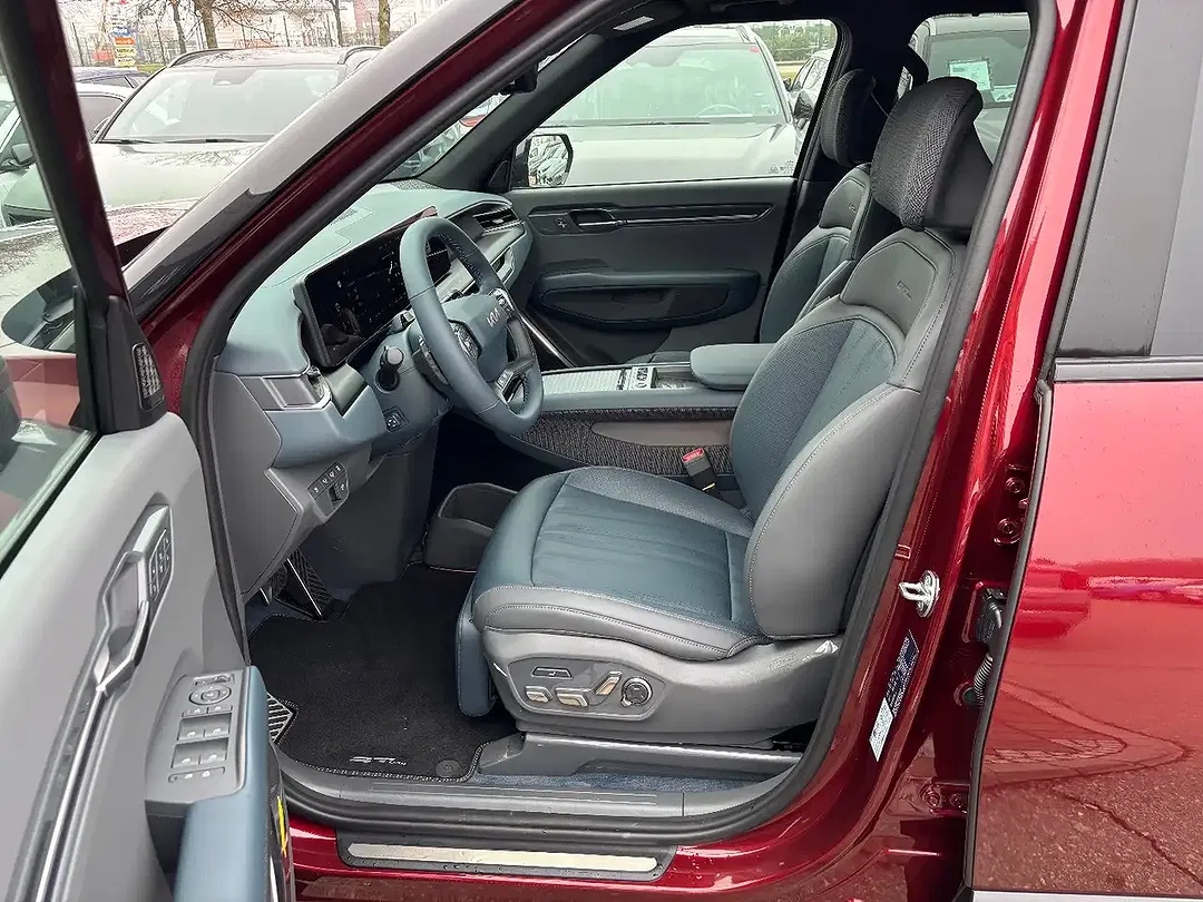 Kia EV9 - Thumbnail 8