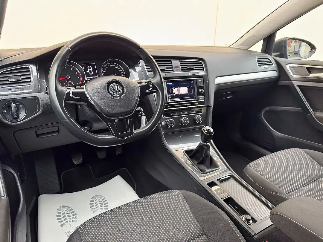 Volkswagen Golf - Thumbnail 11