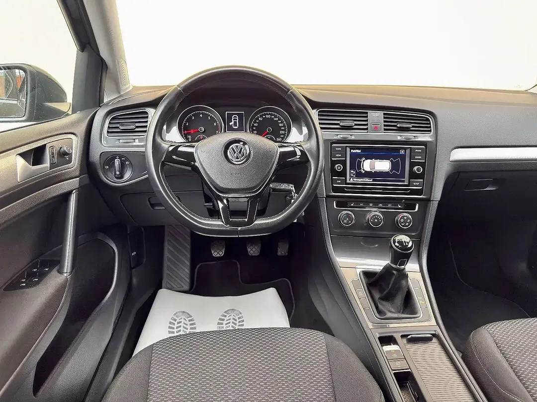 Volkswagen Golf - Thumbnail 12