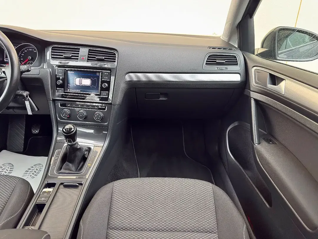 Volkswagen Golf - Thumbnail 13